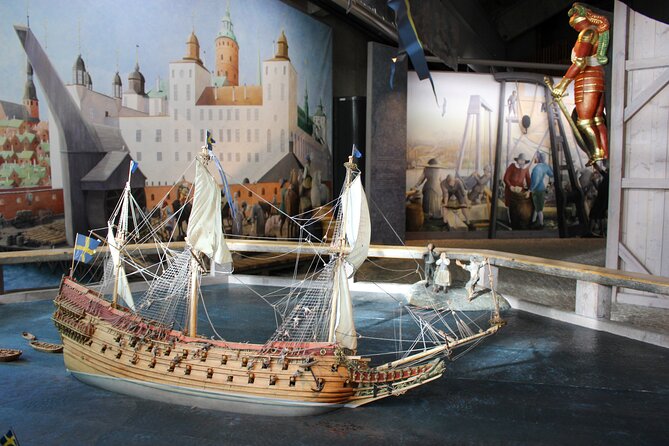 City Hall, Old Town & Vasa Museum - all-in-1 guided experience - Group size and pacing: why this tour feels manageable