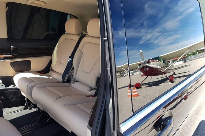 Cruise port VIP Transfer: Cruise port to Stockholm city center 1-6 Passangers - Meet & Greet Pickup at the Cruise Port Exit