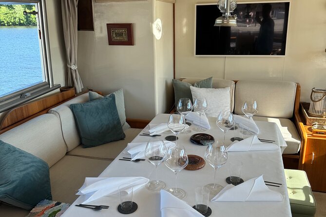 Exclusive Yacht Tour of Stockholm: sunset, dinner, lunch, cruise - Kastellholmen and Blasieholmen: fortress red and museum elegance