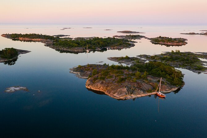 Guided 3-Day Kayak and Wildcamp Tour in Stockholm Archipelago - Day 1 from Stavnäs to your first wildcamp dinner