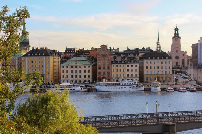 Scandinavian Art, Architecture and Design Tour in Stockholm - Starting in Svampen at Stureplan: get oriented fast