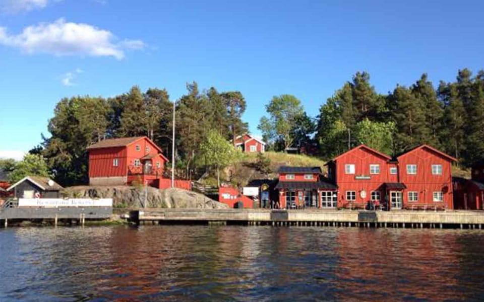 Stockholm: Archipelago Boat Tour - The 2-hour route: Djurgården Canal to Tegelön and back
