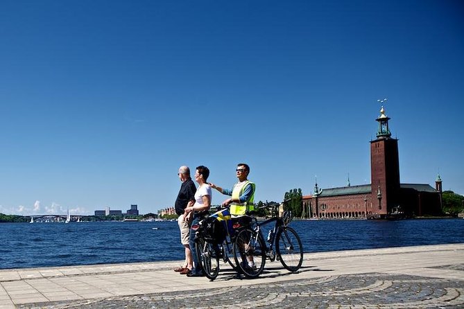 Stockholm at a Glance Bike Tour - Pace, stops, and fika: fitting a café break into a moving route