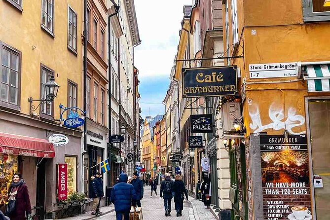 Stockholm City Tour + VAASA Museum VIP car (private service) - Pickups and getting to the day without friction