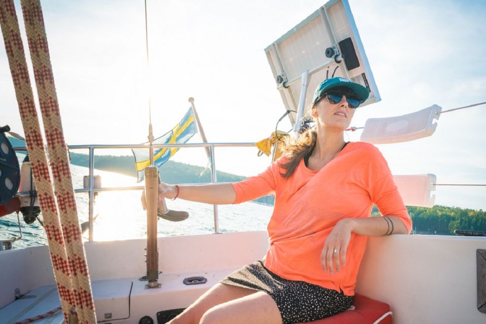 Stockholm: Full Day Archipelago Sailing Tour with Lunch - Lunch in a sheltered bay: eating well without losing the day