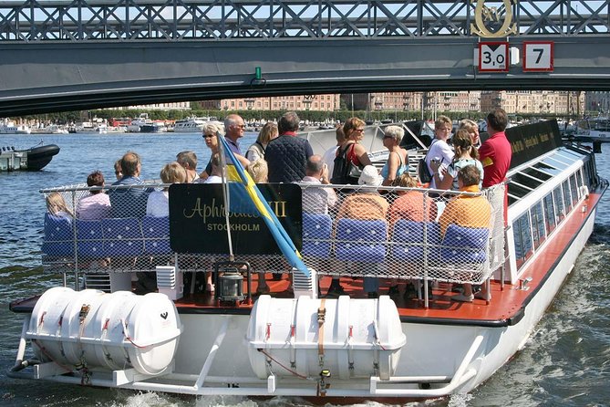 Stockholm Hop-On Hop-Off Sightseeing Cruise - Audio Commentary, Wi‑Fi, and the Comfort Reality Check