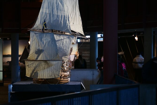 Stockholm must see: City Hall, Gamla Stan and Vasa Museum - Slussen Kajen Ferry: The Included 10-Minute Jump to Djurgården