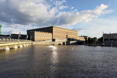 Stockholm Must See - Old Town, boat + Vasa Museum 3h small group - Stortorget to Nobel Prize Museum: squares where Stockholm’s blood ran