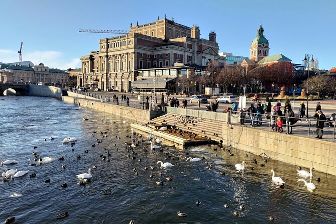 Stockholm Must See - Old Town, boat + Vasa Museum 3h small group - Riddarholmen and Järntorget: monks, fires, and trade networks