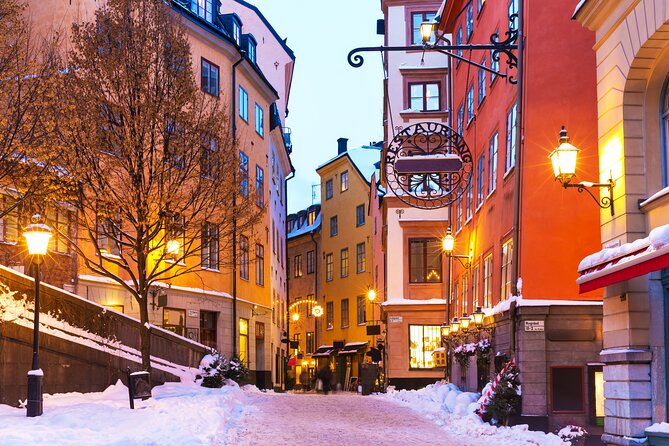 Stockholm Old Town Gamla Stan, Historic Walking Tour, Small group - Kiki’s small-group style: questions, pace, and that helpful humor
