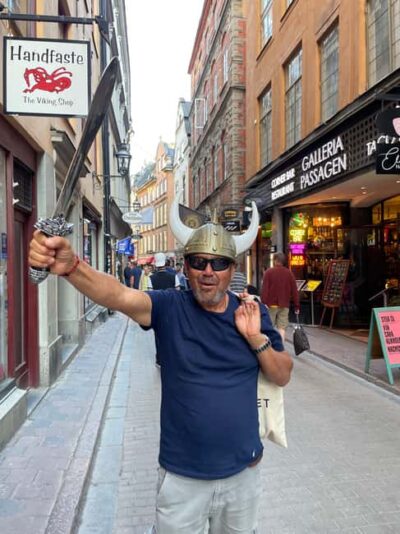 Stockholm: Old Town Guided Walking Tour (English / Deutsch) - Birger Jarls Torg: the meeting point that instantly sets the mood