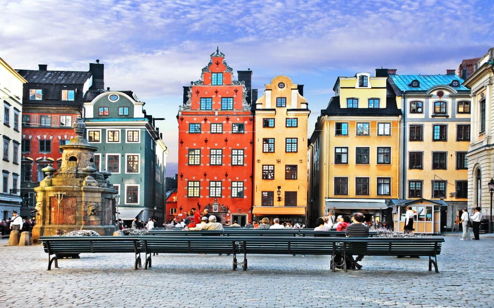 Stockholm: Old Town Highlights Private Walking Tour - Getting Oriented Fast at Järntorgsbrunnen and Västerlånggatan