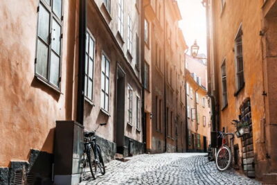Stockholm: Old Town Historical Walking Tour - Start at Mynttorget 1: the gateway feel is real