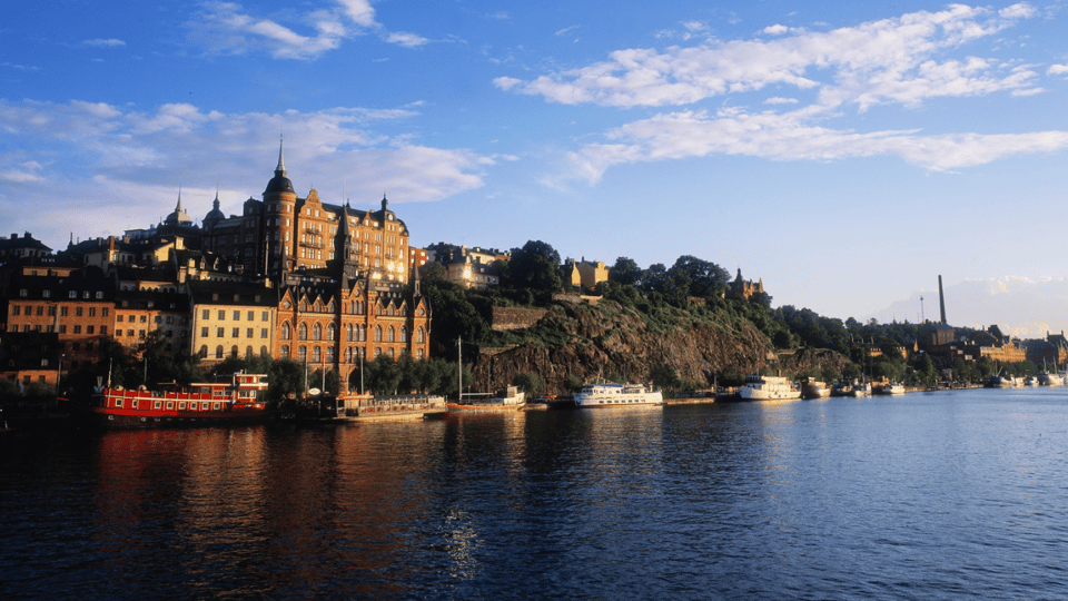 Stockholm: Old Town Walking Tour, stories and secrets - Photo stops that actually help your memory