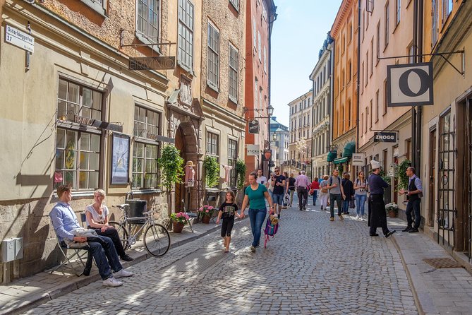 Stockholm Private Tours by Locals: 100% Personalized, See the City Unscripted - Strandvägen Street Chat: Learning Stockholm Through People