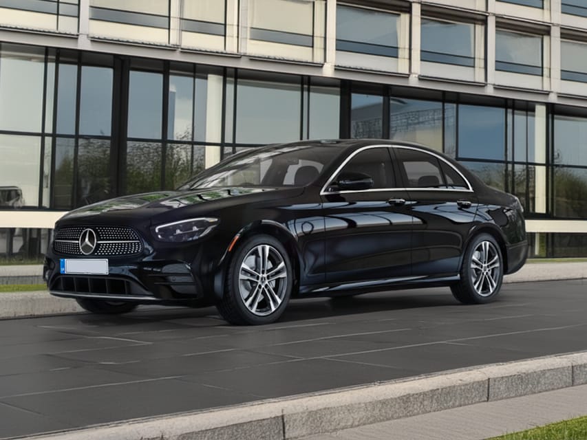 Stockholm- Private transfer to/from Arlanda Airport and city - Price and value: $136 per group up to 3 passengers