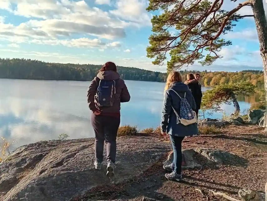 Stockholm: Sunset Hike in Tyresta National Park with Meal - The guides make the hike feel personal (and safer)