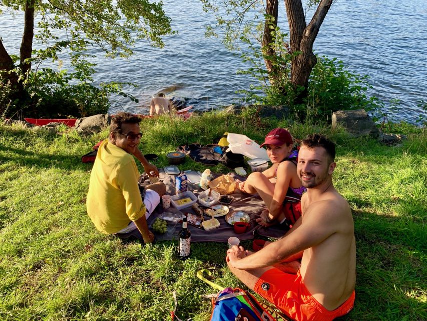 Stockholm: Sunset Kayak Tour in the City + Swedish Fika - Fika on the Water: Organic Picnic Break at Sunset Time
