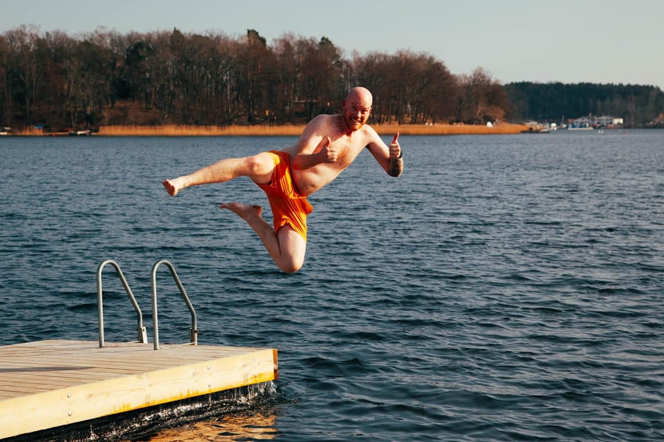 Stockholm: Traditional Sauna & Polar Plunge in Baltic Sea - The 5-minute safety check that sets your expectations