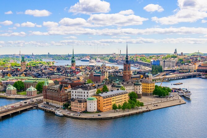 Stockholm Troll Hunt: Self-Guided Old Town Adventure - Start at the Royal Swedish Opera: where your hunt begins