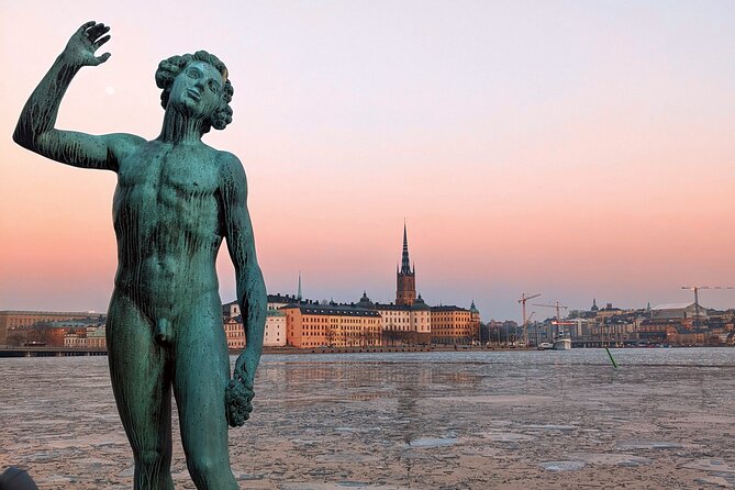 Stockholm Walking Tour – Gamla Stan Highlights - Stop 1: Riksdagshuset and the Feeling of Swedish Democracy