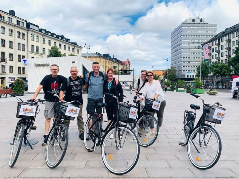 Stockholm's Best Bike Tour! (English / Deutsch) - From Vasagatan into Old Town and City Hall