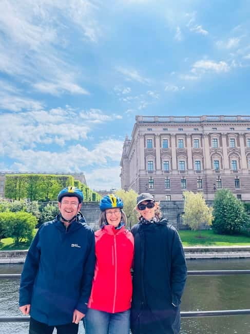 Stockholm's Best Bike Tour! (English / Deutsch) - The guide experience: stories with photos, plus music and extra tips
