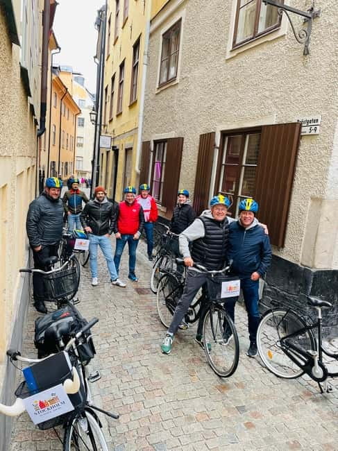 Stockholm's Best Bike Tour! (English / Deutsch) - The bikes, the pace, and the one rule you should respect