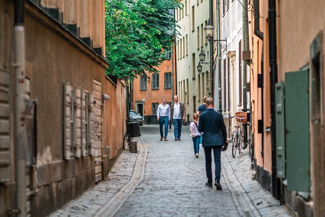 Stockholm's Old Town & Vasa Museum Private Walking Tour - Gamla Stan streets: from Prästgatan’s Hell’s Alley to royal-sight streets