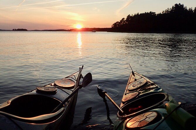 Sunset kayak tour with fika on Stockholms lakeside - How sunset views happen when the guide plans for them