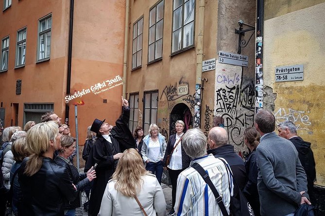 The Original Stockholm Ghost Walk and Historical Tour - Gamla Stan - Walking Route Reality: Cobblestones, Courtyards, and Sensory History