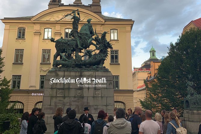 The Original Stockholm Ghost Walk and Historical Tour - Gamla Stan - Wear What Lets You Enjoy It: Cold, Dark, and Uneven Ground