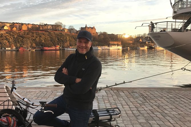 Unique walking tour Stockholm - Start at Café Opera, finish near the Castle