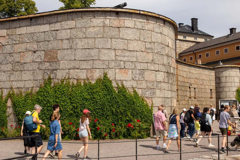 Vaxholm & Stockholm Archipelago: Guided Excursion, Day Trip - The Steamship Cruise: Stockholm to Vaxholm, One Scenic Block