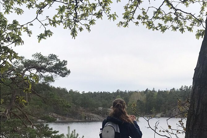 Wolf and Wildlife Tracking in Sweden - What makes this wolf tracking tour in Sweden feel real